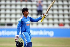 'Include Vaibhav In Asia Cup Team' | Rediff-TV | Rediff.com