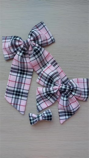 Tartan bow sizes explained - which size would you choose? I have shoulder length hair and I love the short and mini bows ✨️🎀 . . . #smallbusinessuk #Tartan #hairbows #tartanbows #handmade