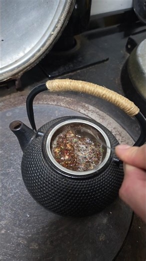 Cast iron pot tea making #teatime #teapots #tea