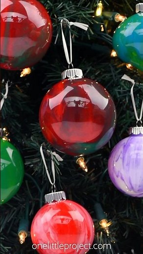 Paint Pour Ornaments 🎨 🎄
