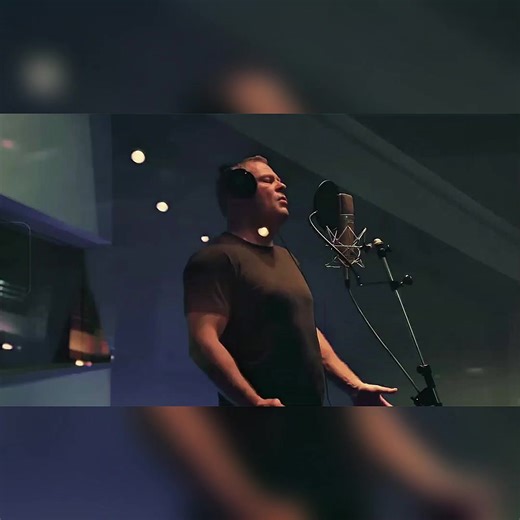 NOTHING LASTS FOREVER BY @brockdavisband : REVIEW Hailing from Santa Cruz, California, Brock Davis has long been a storyteller whose songs blend gritty country rock, folk, and confessional balladry. His latest album, “Nothing Lasts Forever”, emerges from a deeply personal period, including a health scare that brought the album’s themes of impermanence into sharp focus. Read more... #Article: https://illustratemagazine.com/nothing-lasts-forever-by-brock-davis-review/ #Follow: https://linktr.ee/il