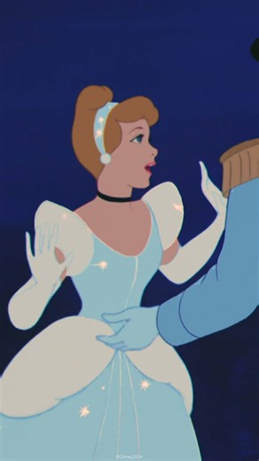 20K views · 100 reactions | Die wohl berühmteste Szene aus Cinderella... ✨ Was ist deine Lieblingsszene aus dem Klassiker? Schreibe es in die Kommentare. #Disney #DisneyDE #Disneylove #Disneygram #Cinderella | Disney | Facebook