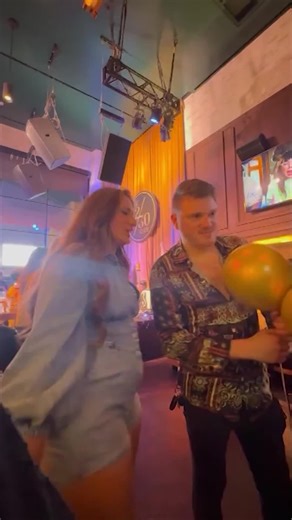 #Comedian #TheoVonn grabbed a fan by the neck during an aggressive altercation at a #Nashville bar. #Exclusive story in bio! 📸: Jason Saitta