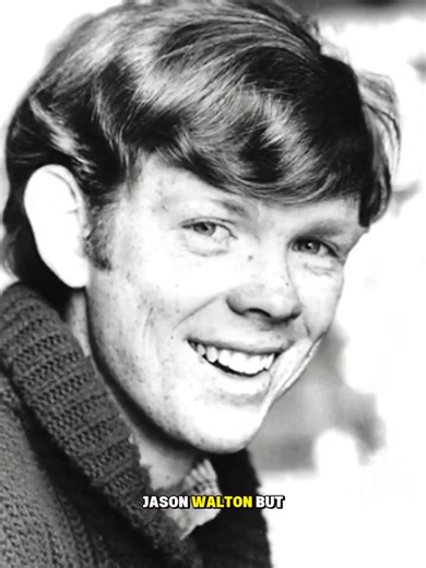 Jon Walmsley, best known for his iconic role as Jason Walton on The Waltons, brought a rare and irresistible blend of charm, wit, and musical soulfulness to the beloved series that captured hearts from 1972 to 1981 #fblifestyle | Hann Oudom | Facebook