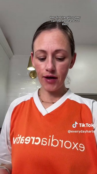 Breakfast delivered right from the North Pole 🙃🥣 #krispytheelf #elfontheshelf #elfontheshelfideas #day12