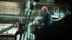 27K views · 1.3K reactions |  Maneo de Vilaño ao vivo (The Tambourine Man - Músicas de Salitre 2015) · Maneo de Vilaño en directo (The Tambourine Man - Músicas de Salitre 2015) · Maneo de Vilaño live (The Tambourine Man - Músicas de Salitre 2015) · Gravación de audio, mestura, masterización e produción de vídeo: Beabesada Estudios Acordéon: Roberto Grandal Zanfona: Iván costa | Xabier Díaz | Facebook