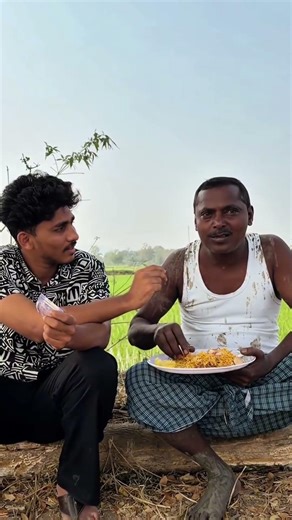 Helping Hands🥰❤️ Subscribe for more helping videos🙏🏻 #helping #shorts #viral #explore #farmers