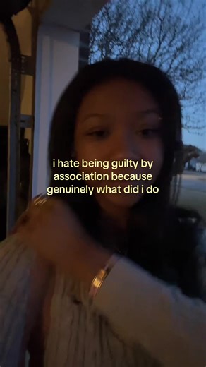 youvegotnoadia (@youvegotnoadia)’s video of yellow font