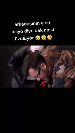 Enes Batur'un Arkadaşına Duygusal Tepkisi