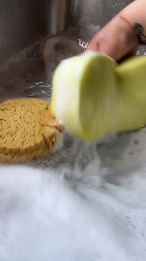 Quick sponge squeezing from the video before #spongesqueezing #lemonpine #dawndishsoap #pinkajaxdishsoap #bakingsoda #gainlaundrypowder #cleantok #oddlysatisfying #stressrelief #smelledamazing