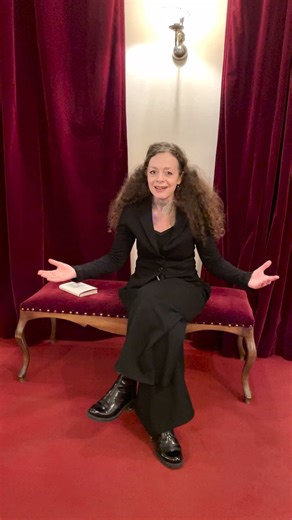 [LESUNG] SHELLY KUPFERBERG LIEST: ISIDOR Bevor ihr literarisches Debüt ISIDOR in der Regie von Philipp Stölzl im Akademietheater uraufgeführt wird, ist Shelly Kupferberg am 16. Februar mit ihrer Lesung im Akademietheater zu Gast 🙌 Dabei wird sie nicht nur aus ihrer literarischen Spurensuche lesen, sondern auch ein wenig vom Making-of des Buches erzählen (inkl. Bilder und Dokumente, die es im Buch nicht zu sehen gibt). Wir haben die Autorin und Journalistin vorab zu einem kurzen Interview getrof