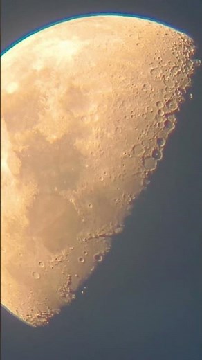 ZOOM INSANO NA LUA! 🌕 Dá pra ver as crateras em detalhes absurdos