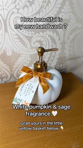 This smells so good and looks beautiful in my bathroom. This isn’t plastic either 😳#handwash #bathroom #pumpkin #wash #autumn