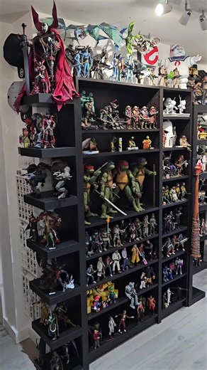 Cave 360 🖖 geek and proud Remember please like, Comment on and share my posts if you enjoy them. It really helps me out. Checkout the link in my bio to some awesome retailers and products... lots of great stuff and discount codes to save some money too ! #Toycollecotor #geek #funkopop