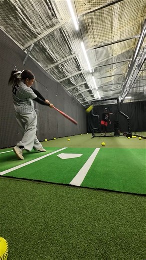 Wait for the reaction at the end! 😱🔥 Elite Batting Practice #softball