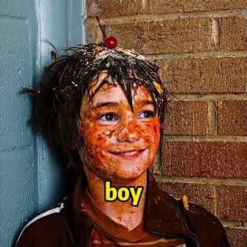 Leaves grow from the boy‘s leg！#movie #hearttouching #shorts