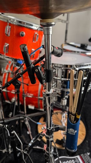 Nate Testa - The Drumsultant on Instagram: "(🎧 encouraged) (Read below) Tech Tip: How to easily mic up a hi-hat pair without using a microphone stand. . . . As we all know when it comes to drums, it’s the little things that can make life a little easier. Having too many stands around your kit can feel messy and overwhelming! We already have enough stands for all of our drums and cymbals, even saving a little bit of space by removing a couple of mic stands can make a big difference in space. Tha