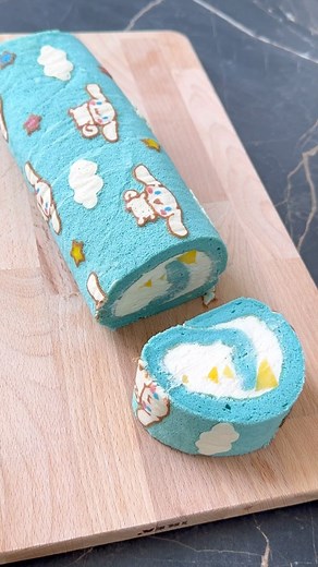Amy’s Kitchen ❀ on Instagram: "CINNAMO-SWISS-ROLL💙🍰🌀 Many of you requested a cinnamoroll inspired swiss roll and here it is! The pattern will be uploaded tomorrow for you guys! 🫰🏼 Ingredients: PATTERN: 11 g egg whites 11 g powdered sugar 11 g softened butter 11 g all purpose flour Pink, blue, white, brown and yellow gel food coloring CAKE: 5 egg yolks 60 g vegetable oil 70 g milk 90 g all purpose flour Blue gel food coloring MERINGUE: 5 egg whites 75 gram caster sugar STEPS: 1. Combine all 