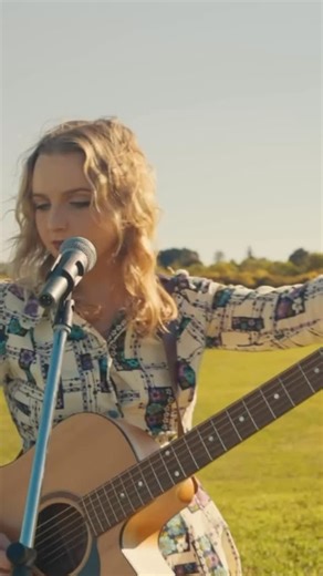 Well now that “I Don’t wanna love you” is out, I’m excited to announce the music video will be released next Saturday! November 15th at 4:00pm ,Subscribe to my YouTube channel and join me a week Saturday for the premiere 🤗💛💛💛 Videographer 📹 @tylahkin Actor - @kodiryke Dress from👗 @hustleandflo_byinge Makeup by💄 @gabby_carey Guitar 🎸 @matonguitars #foryou #fyp #singer #song #foryoupage #music #musicvideo #ɴᴇᴡsᴏɴɢ #newsong #video #videopremiere #singing #artist #singersongwriter | Tiffany 