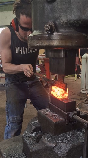 They see the sparks, I see the future blade. This is where I belong .#artisanatdeluxe #forge #art