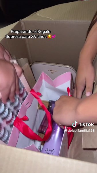 Preparando Regalo Sopresa de Xv Ańos.. 🥰💞👏 #fyp #parati #viral #regalo #regalosorpresa #xvanos #quince #quinceañera #michealkors