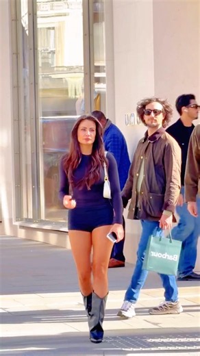 All Black Outfit & Knee High Boots 🖤🏙️ Street Fashion Style Inspo #streetfashion #StreetStyle