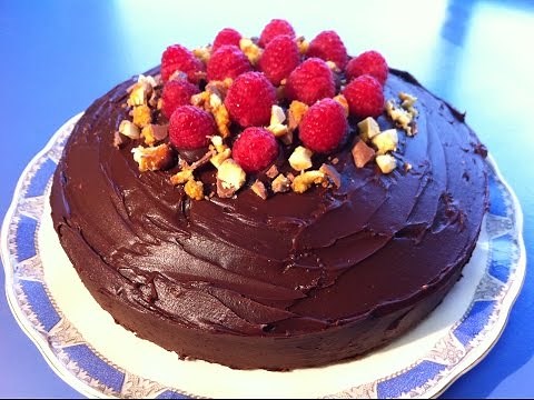 HOW TO MAKE THE BEST CHOCOLATE CAKE
