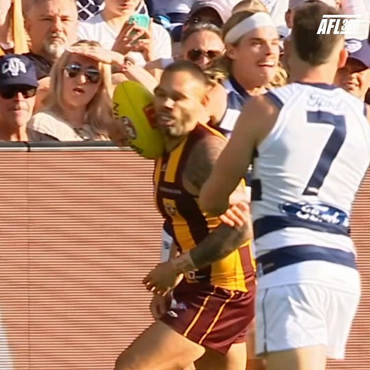 'I would put that in the mildest of mild situations' 👀 Chris Scott defended star recruit Bailey Smith for his antics against Hawk Jarman Impey | FOX Footy