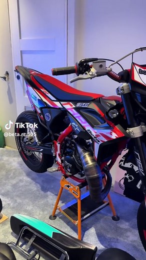 Exploring the 50cc Beta RR50 Moped