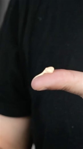 Wayne Goss - Makeup Artist on Instagram: "So this is how I use flawless brightly eye serum from @drsamsskincare - in my opinion this is a hybrid eye product containing both skin care to treat the eye and a hybrid blend that acts as a beautiful highlighter and light reflector underneath the eye. When you combine this with your make up you get this gorgeous halo effect that is truly stunning If you haven’t tried it definitely check it out. It’s become one of my favourite ways to brighten up undern