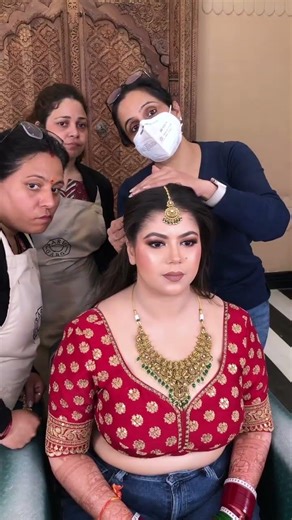 My gorgeous bride in making ❤️