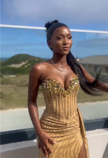 Sinathi M.💅🏽 (@sinathimajola)’s videos with ALIEN SUPERSTAR - Beyoncé