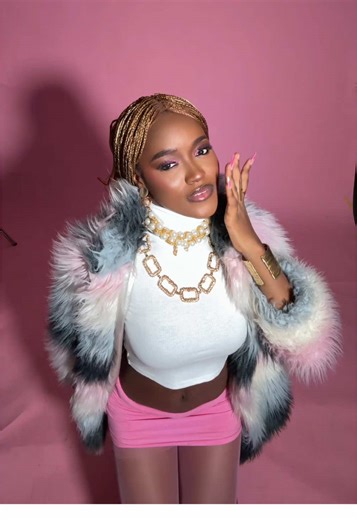 Stunning Makeup and Outfit Inspiration from Mileyglams_world