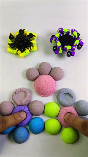 Kineticsand Satisfying PAW Flower Pop it asmr! #satisfying #shorts #asmr #popit #funny #fidget