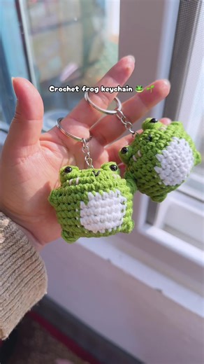 Crochet frog keychain 🐸 #crochet #frog #keychain