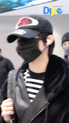 After THIS, are you really not stanning WayV yet? 😳 #WayV #웨이션브이 #kpop #dispatch Vote for your bias. Chang the ranking! 👉https:// www.dipebeta.app/ | dispatch news