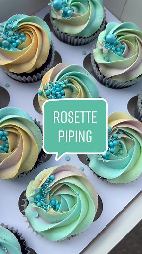 How to pipe the perfect rosette 🌹#pipingskills #buttercreampipinghack #homebaking #youngbaker #rosettepiping #cupcakedecorating #cupcakepiping