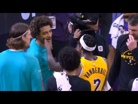 Jarred Vanderbilt pokes Jeremy Sochan in the face after the game 😳