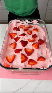 Easy no bake summer strawberry dessert My sister Katie makes her favorite summer dessert that involes no baking. You just need some strawberry shortcake ice cream bars, cool whip, and strawberries. | Alexandra’s Kitchen