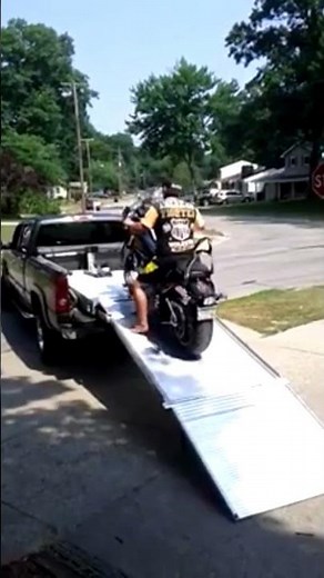 unloading motorcycle (loadall ramp)