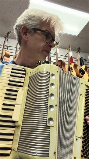 Small Scandalli accordion!