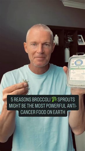 5 Reasons Broccoli Sprouts Might Be the Most Powerful Anti-Cancer Food on Earth: 1️⃣ Sulforaphane kills tumor cells 2️⃣ Targets cancer stem cells 3️⃣ Blocks blood vessel growth (angiogenesis) 4️⃣ Activates detox glutathione 5️⃣ Protects mitochondria and the brain 📚 Clin Cancer Res, 2010 — Sulforaphane kills breast CSCs 📚 Mol Nutr Food Res, 2009 — Blocks VEGF 📚 PNAS, 1997 — Boosts phase II liver detox 📚 Front Aging Neurosci, 2018 — Neuroprotective effects confirmed ✅ Comment “PROTOCOL” for my