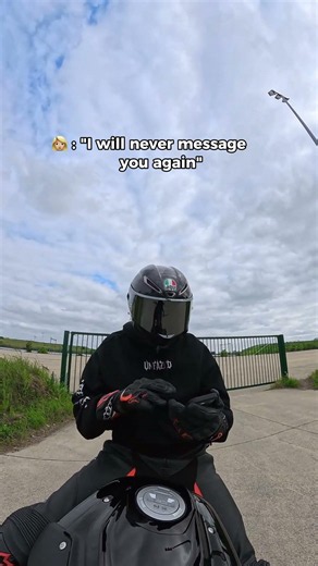 When she's THAT desperate👀 #bikersboyz #bikerboy #bikers #bikerlife #shorts