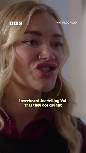 Co-workers catch up on the latest gossip - BBC