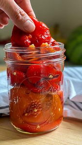 EASY HOMEMADE ROASTED RED PEPPERS ⬇️ Comment PEPPER to get the recipe! Stop buying store-bought roasted red peppers and easily make your own at home! It’s so simple, it’s less expensive, there’s no added oil, sugar or preservatives, and it’s a great way to prevent food waste! It’s also one of the easiest ways to add a ton of delicious, vibrant flavor to your food, and they’re crazy good for you - red peppers are loaded with vitamins, minerals and powerful antioxidants. My Favorite Ways to Use Ro