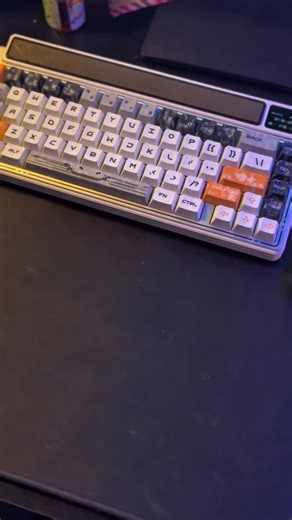 Apply Official Store on Instagram: "Charger ini emang kecil tapi ngebut, udah pake Gan teknologi dan garansi sampai 3 tahun, harga dari Gan Xcode 20w ini cuma 99k loh yuk buruan chekout"