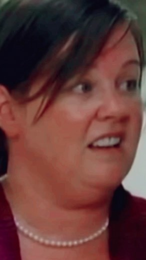 Comb my own hair 😂 #bloopers #gagreel #melissamccarthy #bridesmaids #kristenwiig