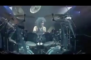 Hello Drummers! Have you ever seen Shelia perform live? If so, who was she performing with? Of course Shelia gained international exposure as a member of Prince's band as well being one of his proteges and acts when Shelia put out her own solo material as a singer and percussionist. Shelia comes from a very musical family of percussionists and musicians. Her career began in the mid 1970s as a percussionist and singer for The George Duke Band. After leaving the group in 1983, she actually began h