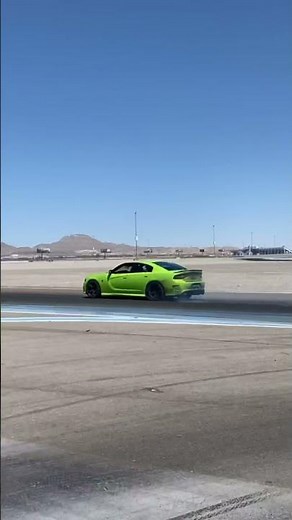 Drifting 🏎💨 Dodge Charger Hellcat