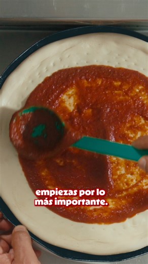 Cada pizza empieza con una masa fresca hecha en nuestro restaurante. 🍕 | Pizza Hut